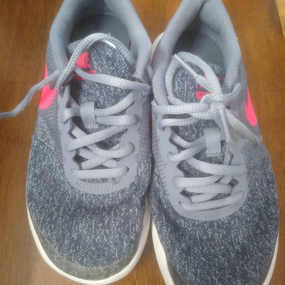 Nike Flex Contact size 3.5Y
